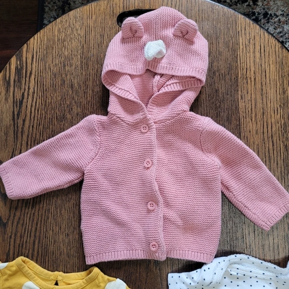 Bundle/Lot of Tops, Bodysuits, Sweater, and Zip Up Jacket Size Girl's 3 Months